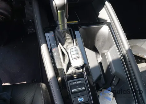 2024 Honda Accord Hybrid Touring z USA, uszkodzony, nr VIN 1HGCY2F83RA004843